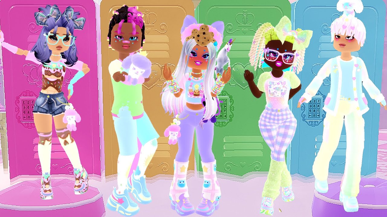 New STARLIGHT Royale High School Fashion Set in Roblox
