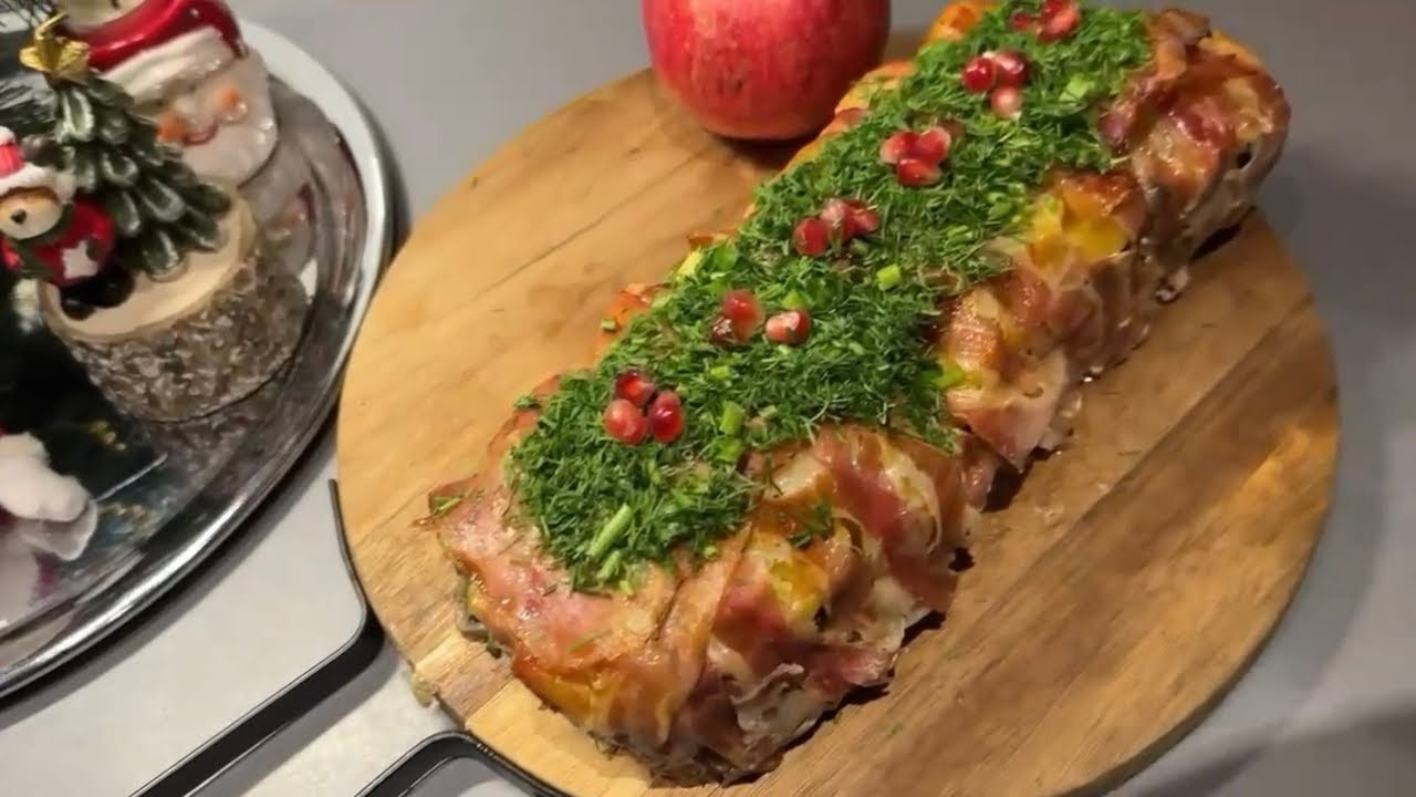Мясной рулет с картошкой и грибами в беконе | Запечённый в духовке | Праздничный стол