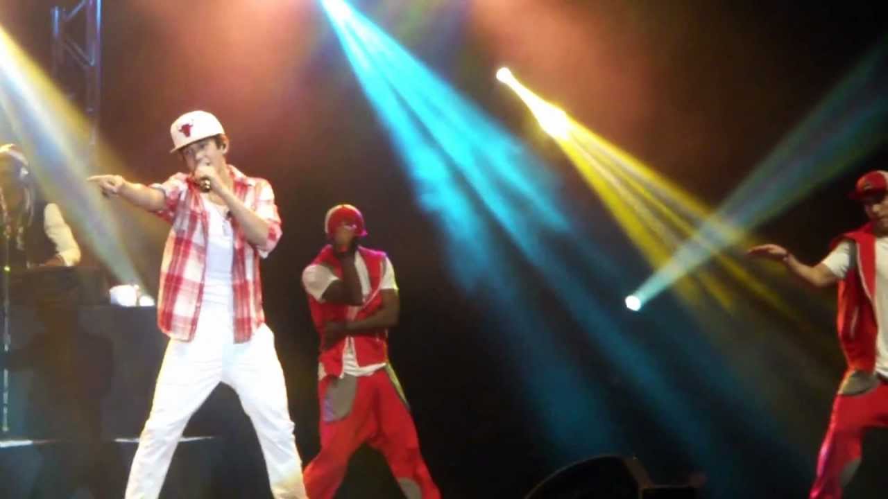 Say Something, Austin Mahone in Universal Studios Orlando