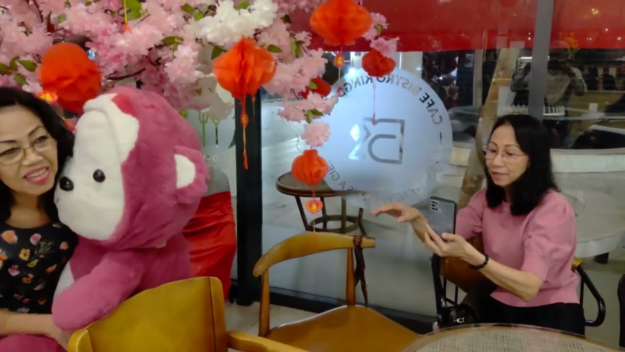 Họp lớp Nk:72-75.Văn Đức. 