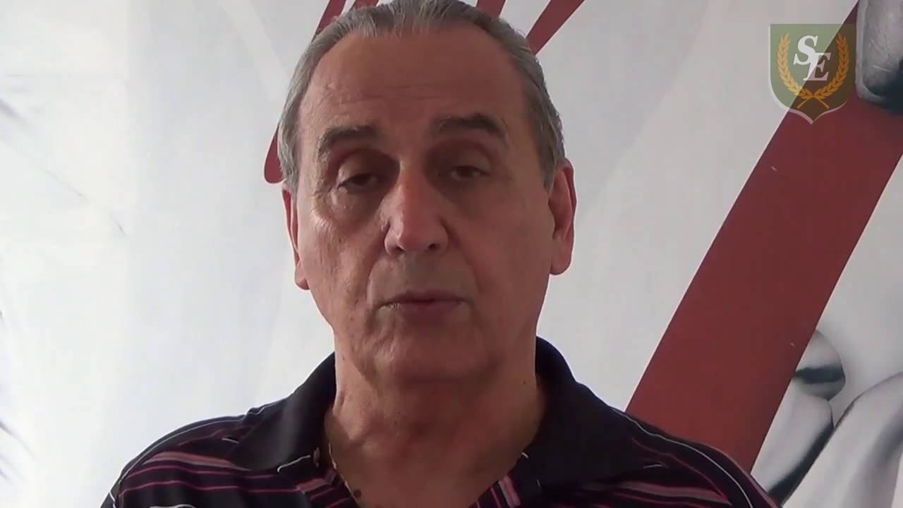 Nelinho conta detalhes do gol de falta de Joãozinho na Libertadores de 1976