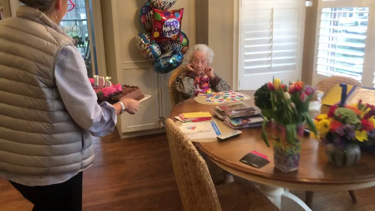 С 105-ЛЕТИЕМ, БАБУШКА!