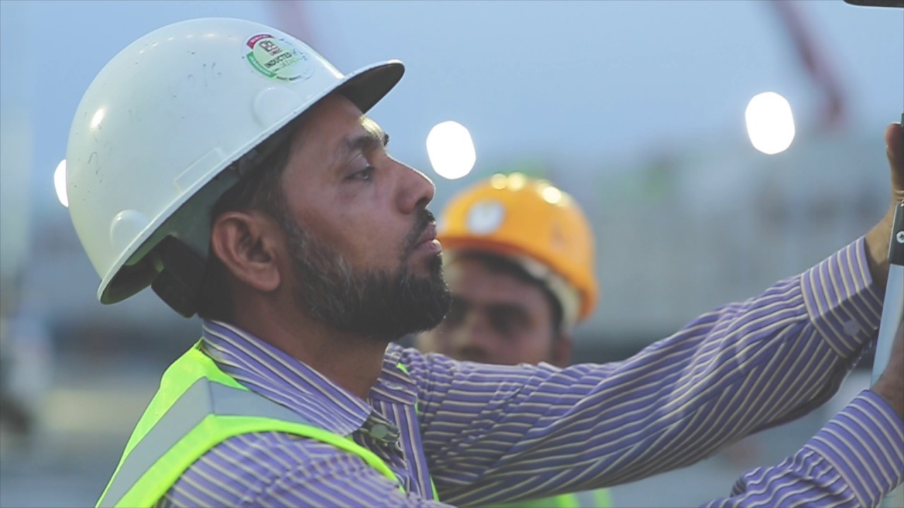 World;s Largest Continuous Concrete Pour . SAFARI MALL Guinness World Record