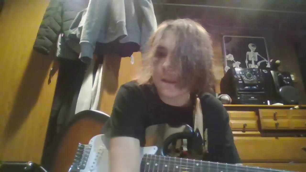 Happy Sunday playing guitar and playing songs yall tell me in live chat live