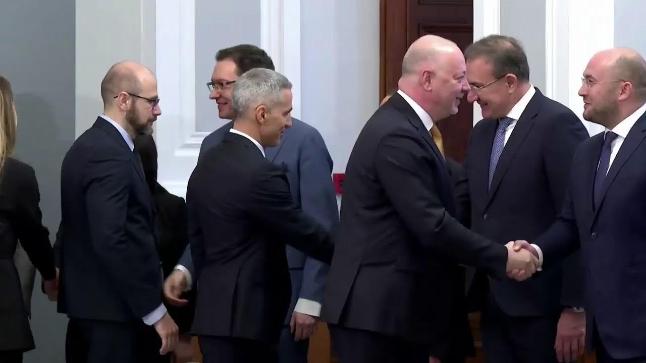 ❗🎥 На живо: Официално приемане и предаване на властта