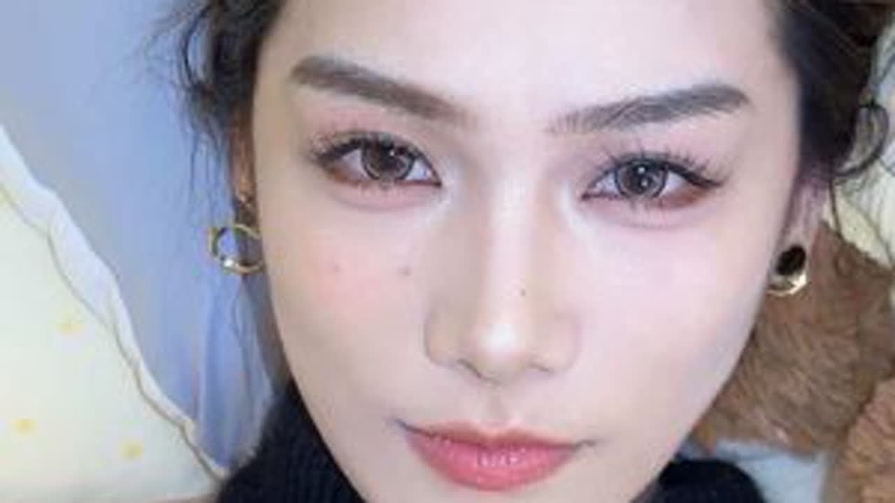 泰式流光裸妆让淡颜体验浓颜的快乐！ #潮妆研究所 #选择你的冬日姐感妆#青年创作者成长计划#忻璃然面膜 #玻璃肌