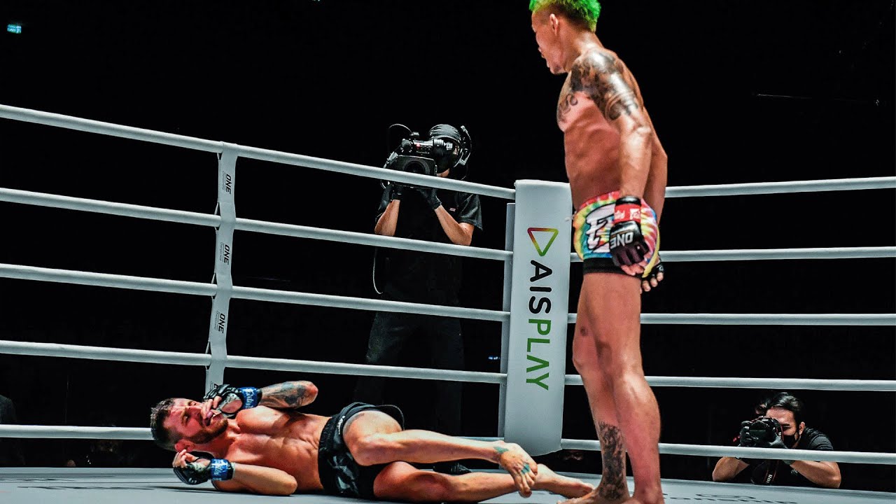 STRIKER VS. GRAPPLER ⚔️ Muay Thai Fighter CRUSHED BJJ Star