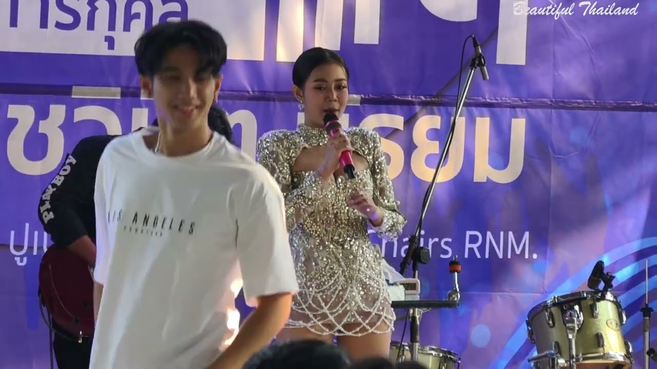 คลิปเก่านำมาให้ชมเต็มอิ่ม#แสดงสด_ลำไย_ไหทองคำมีน้องบอส/เจอาร์:เต็มวง เด๋อเดี๋งด๋าง/ของแทร่/เอิ้นอ้าย