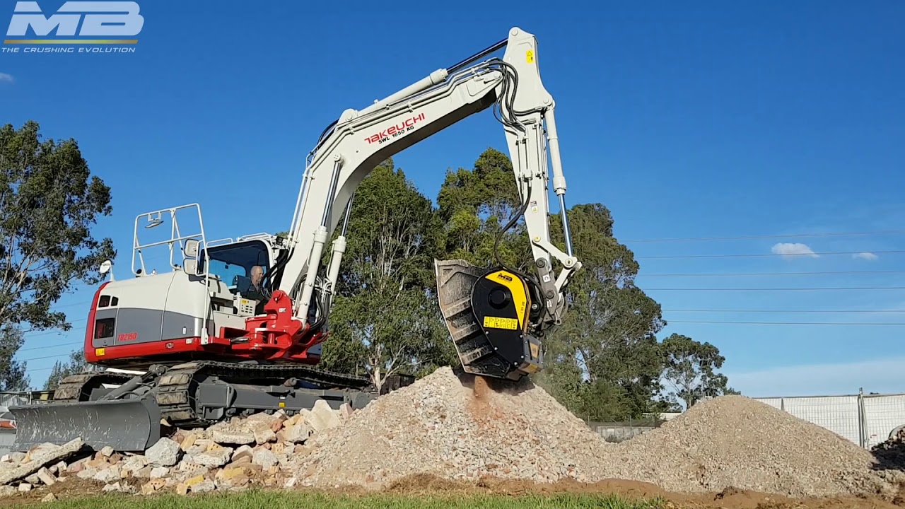 Crushing demolition material in Australia with the BF60.crusher bucket