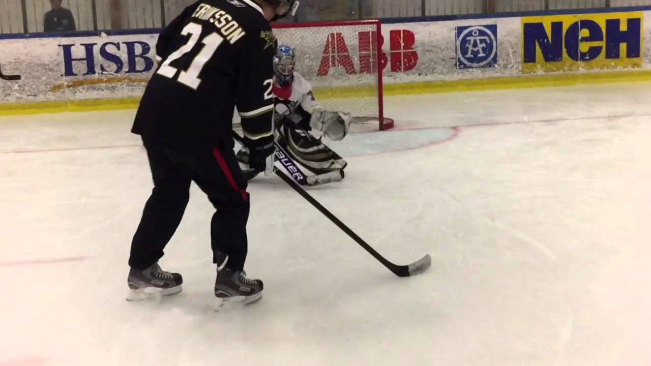 Framtidens Hockeyspelare tr&auml;nar extra i Njurunda Ishall 2015
