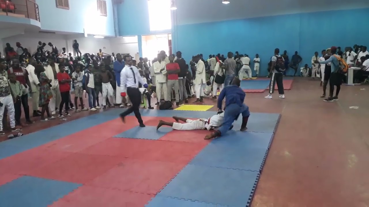 Desqualifica&ccedil;&atilde;o em combate - Ju jitsu (4 de Fevereiro)
