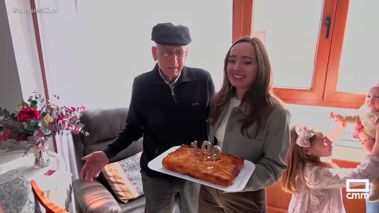 Antonio cumple 100 años y lo celebra con toda su familia