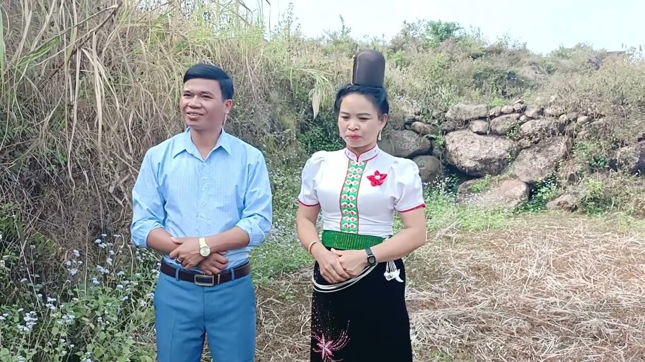 Hà sơ Lò sinh hát giao Lưu tại bản phiêng trạng 
