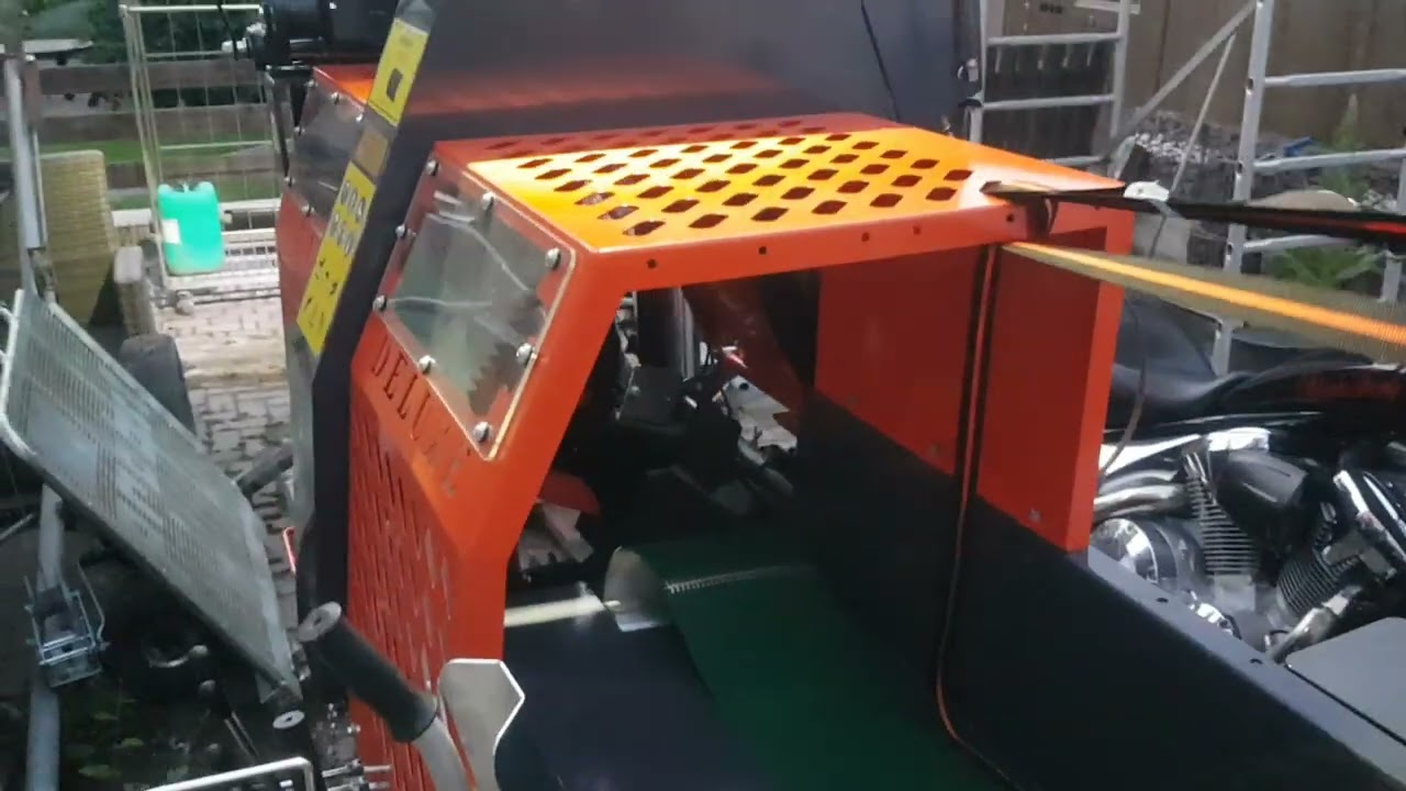 Rima RM 7 - 20 Sägeholzspalter von Donhauser Forstwerkzeuge, Probelauf des Lichtmastes