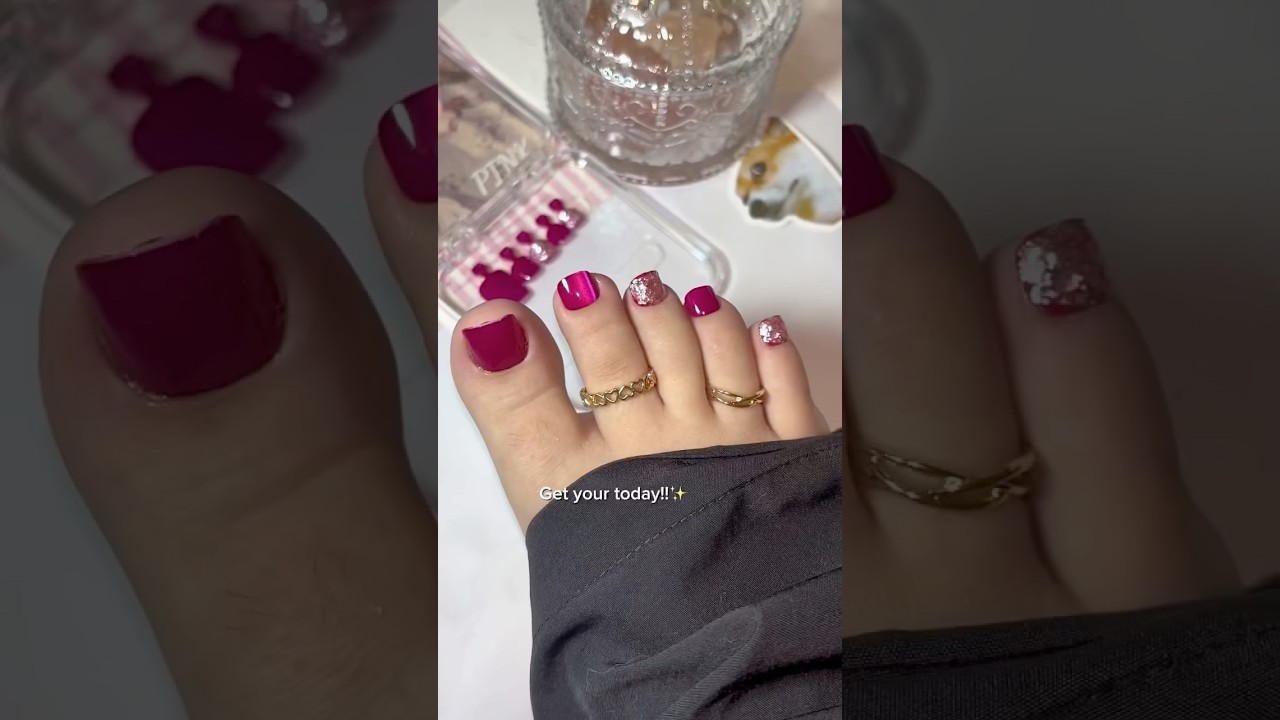 Hot Pink toenails #fakenails #laylaanails #nails #nailart #toenails #naildesigns #nailinspo