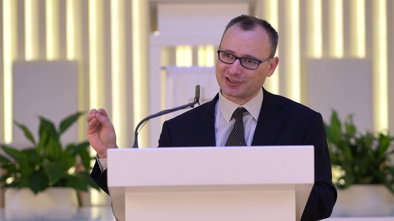Ujh&aacute;zi L&oacute;r&aacute;nd - Nukle&aacute;ris elrettent&eacute;s &eacute;s a katolikus egyh&aacute;z