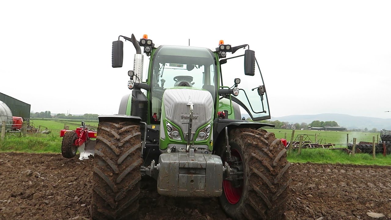Ridging ploughed ground for potatoes with a Grimme ridger and a Fendt 720