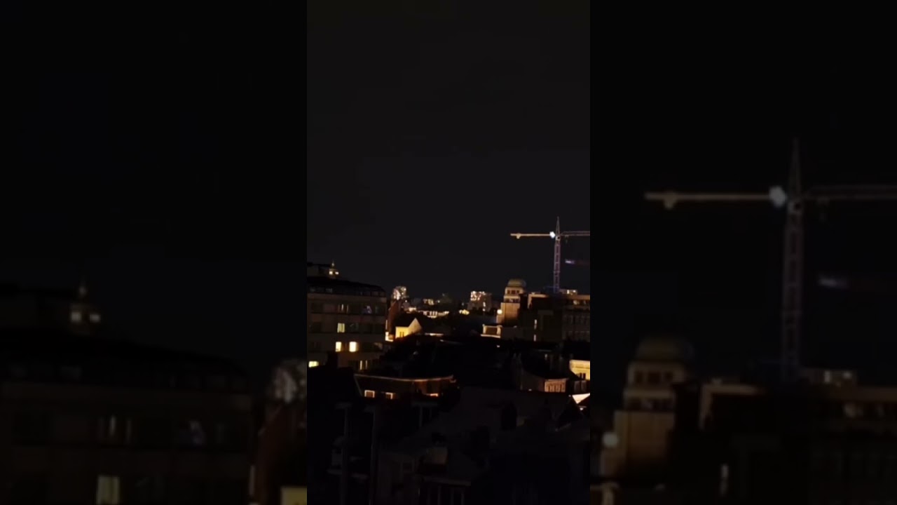 Night City Ambience – Urban White Noise & Soft Wind | 432Hz Deep Sleep