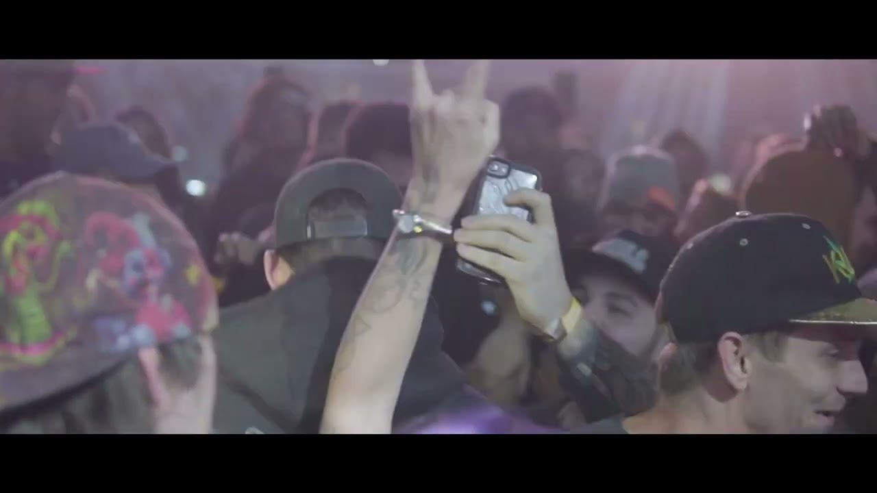 Smileyface ft Doobie - Witches