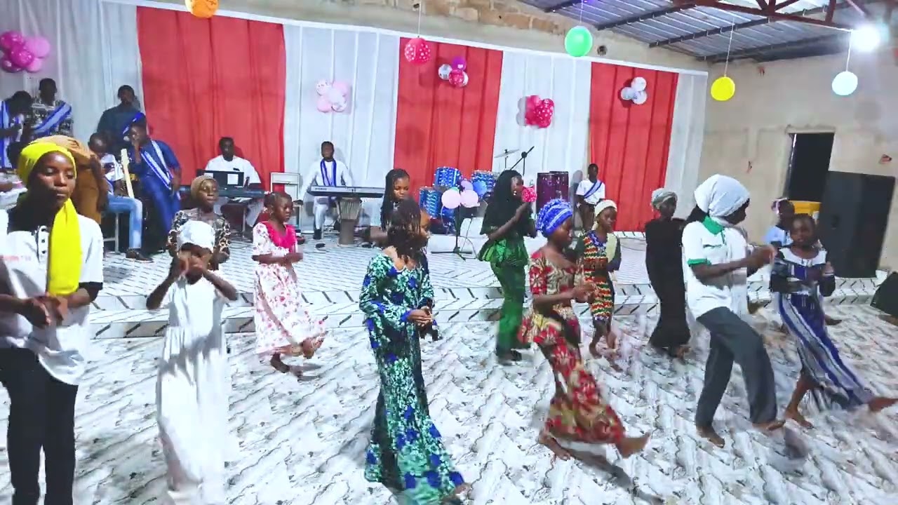 Chorégraphie “Zan Yi Burga Da Sunan Ka” | Groupe des Enfants | Spécial Noël Dosso 2025 @matassadosso