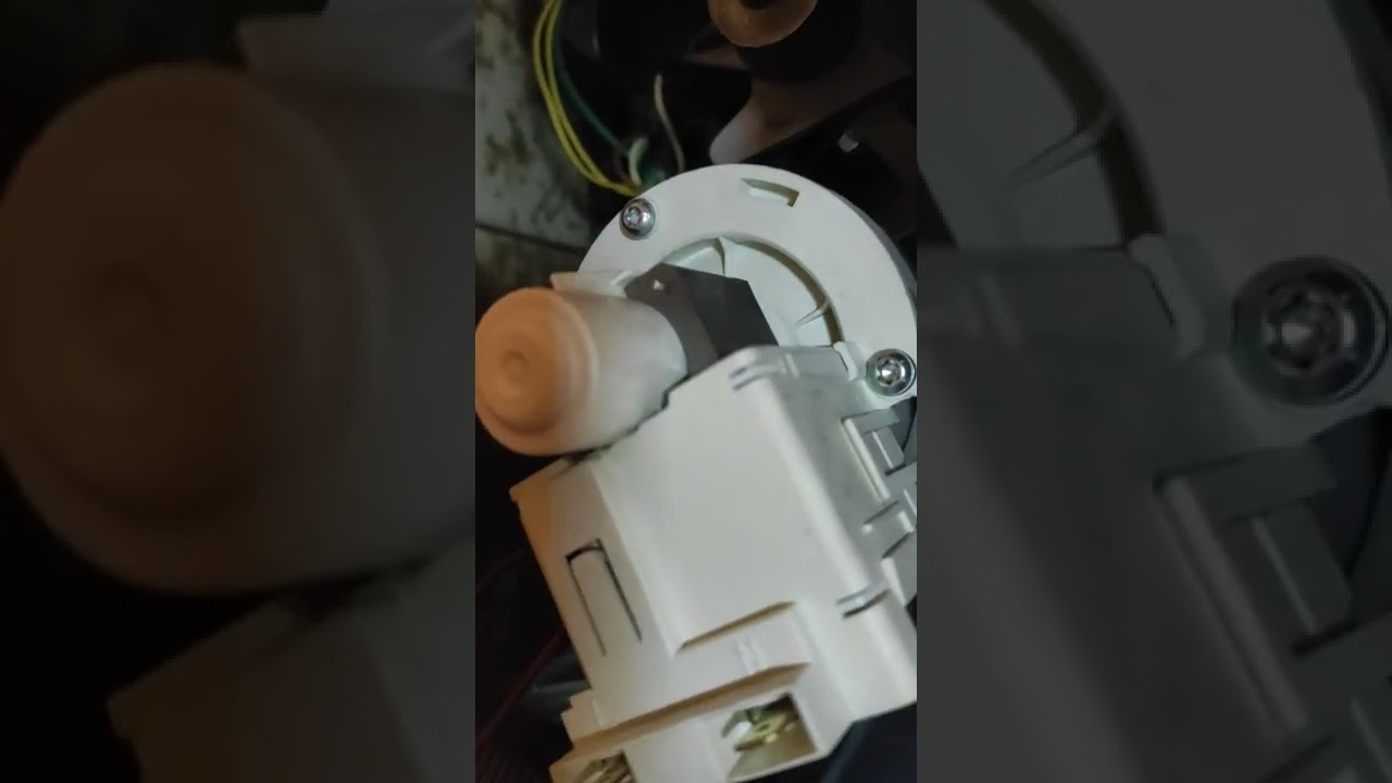 Как прочистить сливной фильтр у вертикальной стиральной машины Electrolux EWT1064ILW