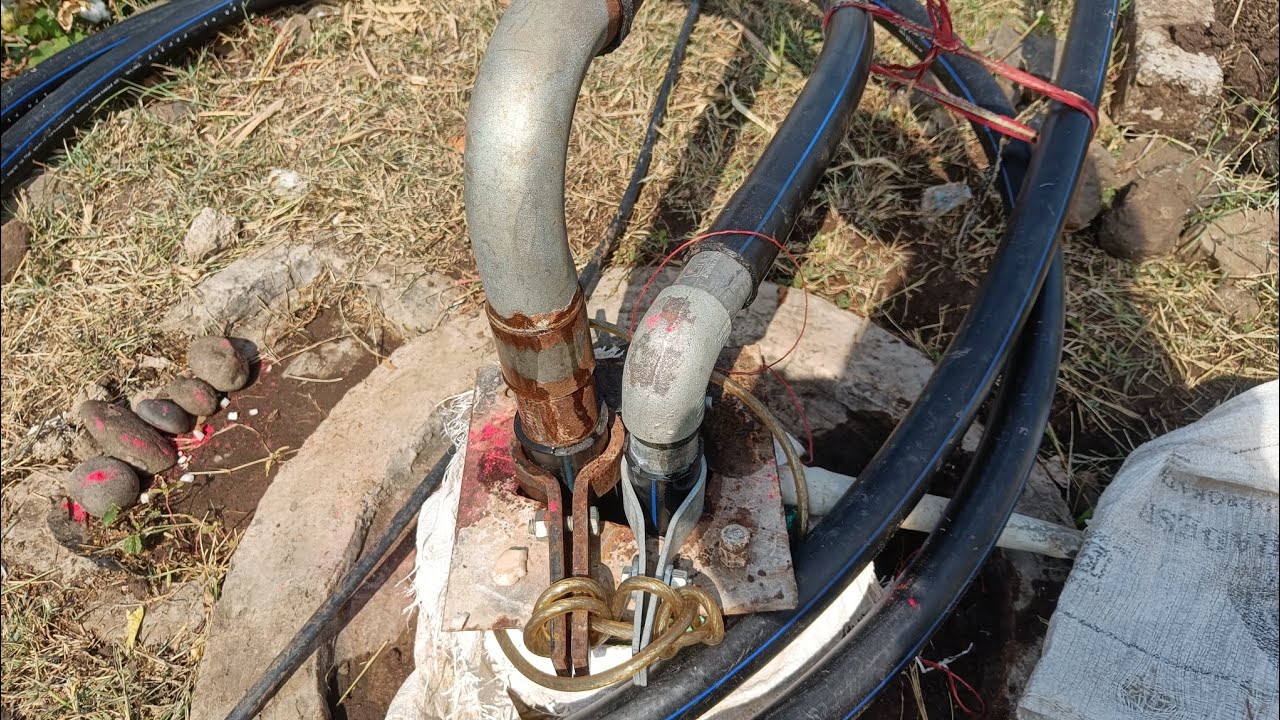 Two solar motors in one borewell...Desi jugal || ek bor me do Solor motor kaise chalaye 