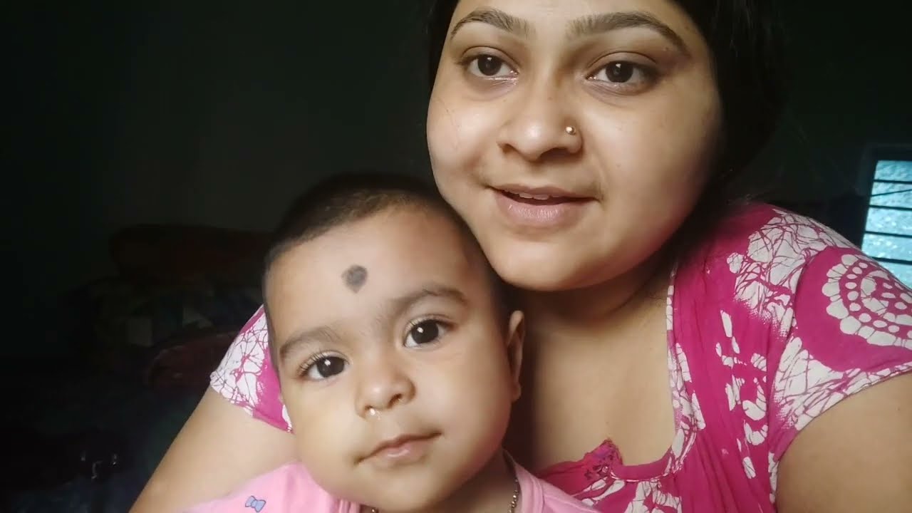 বিকালে ঝটপট কোরে আলু দম বানিয়ে নিয়ে মা এর সাথে  গেলাম দোকানে অনেক কিছু কিনেছি ☺