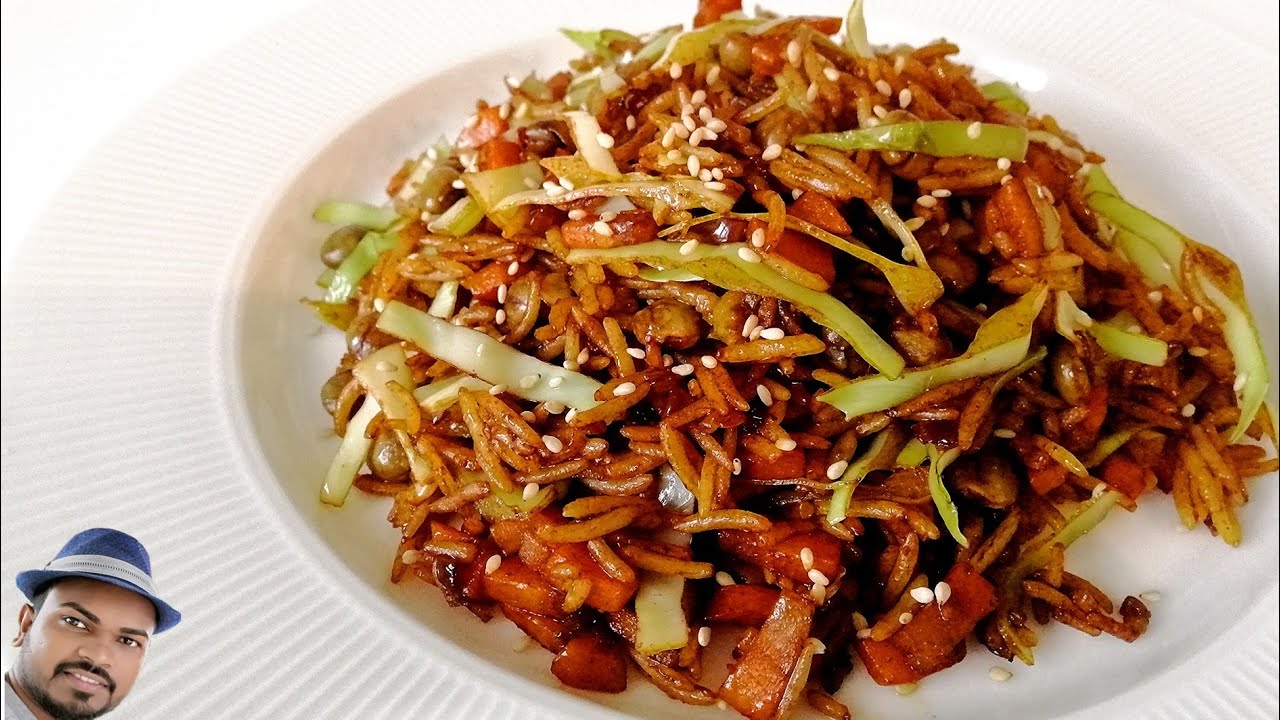 Sesame Fried Rice | Vegan and vegetarian-friendly fried rice uses aromatic sesame oil to flavour