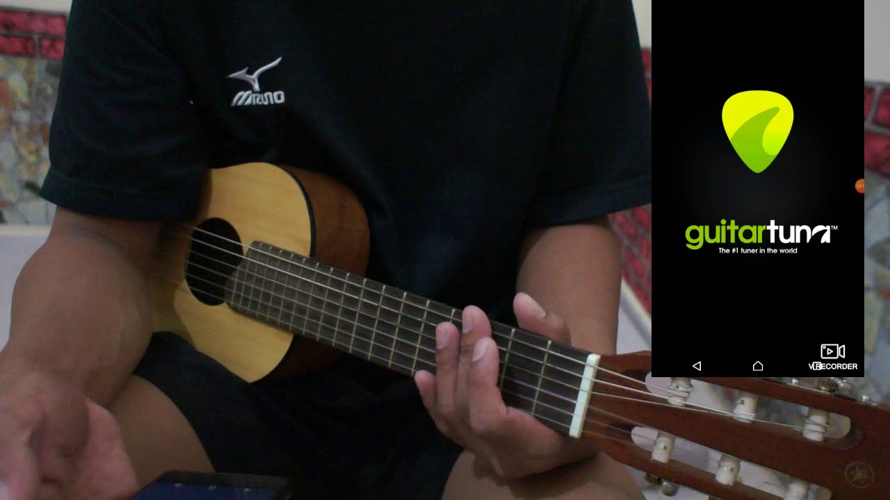 I Tuned A Guitalele Using A Guitar App!