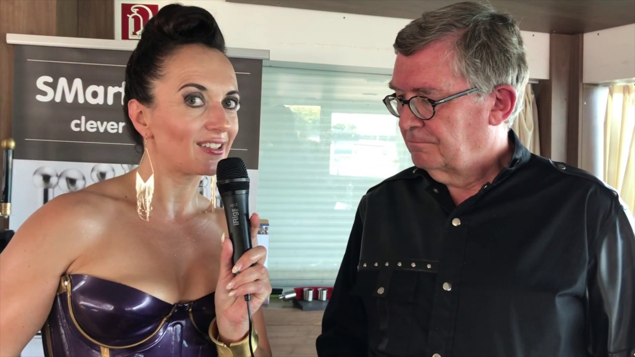 Amalie von Stein talking to BDSM & Fetish Fair Passion Organizer!