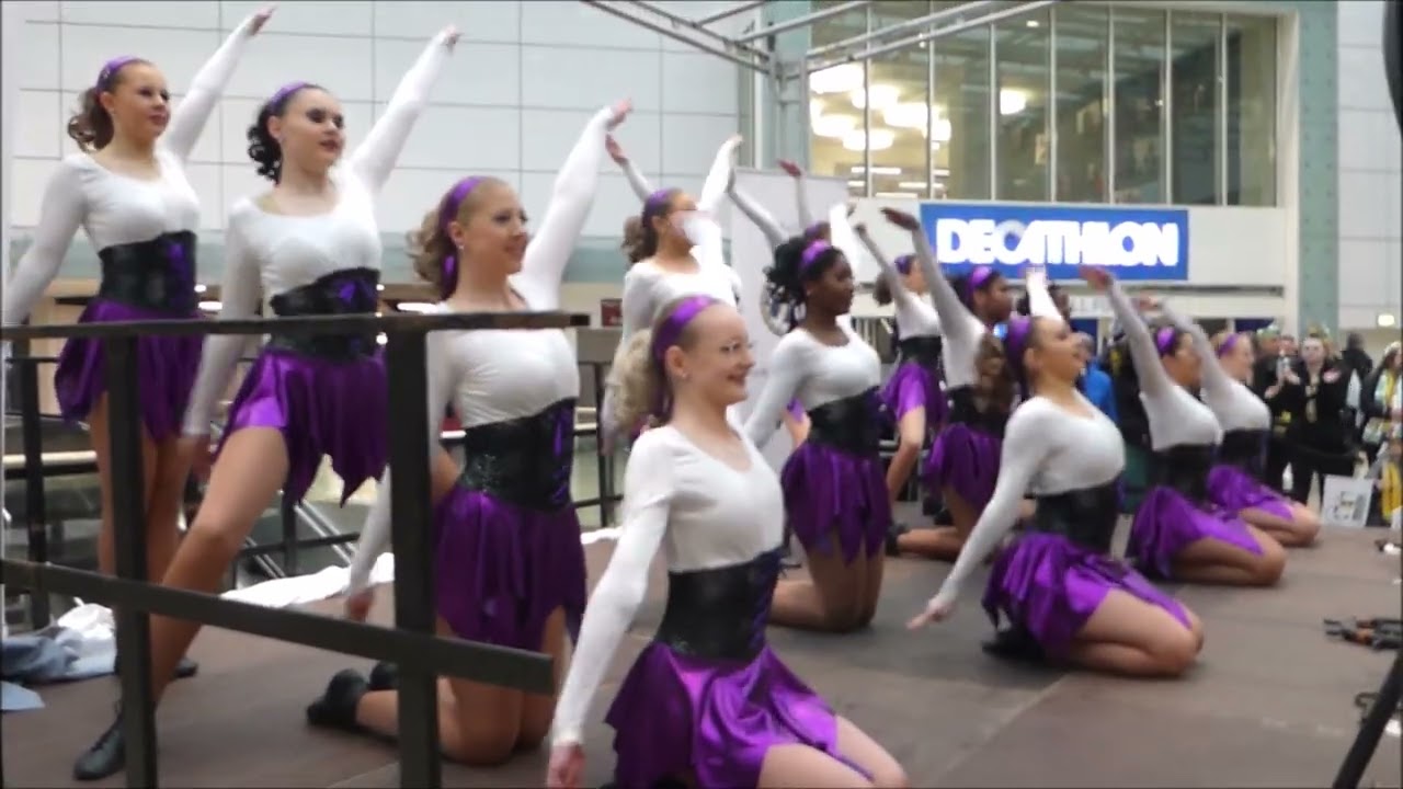 04 04.02 2026 * Essen * Karneval in der Rathaus-Galerrie * Tanzgruppe * Video 4 von 12