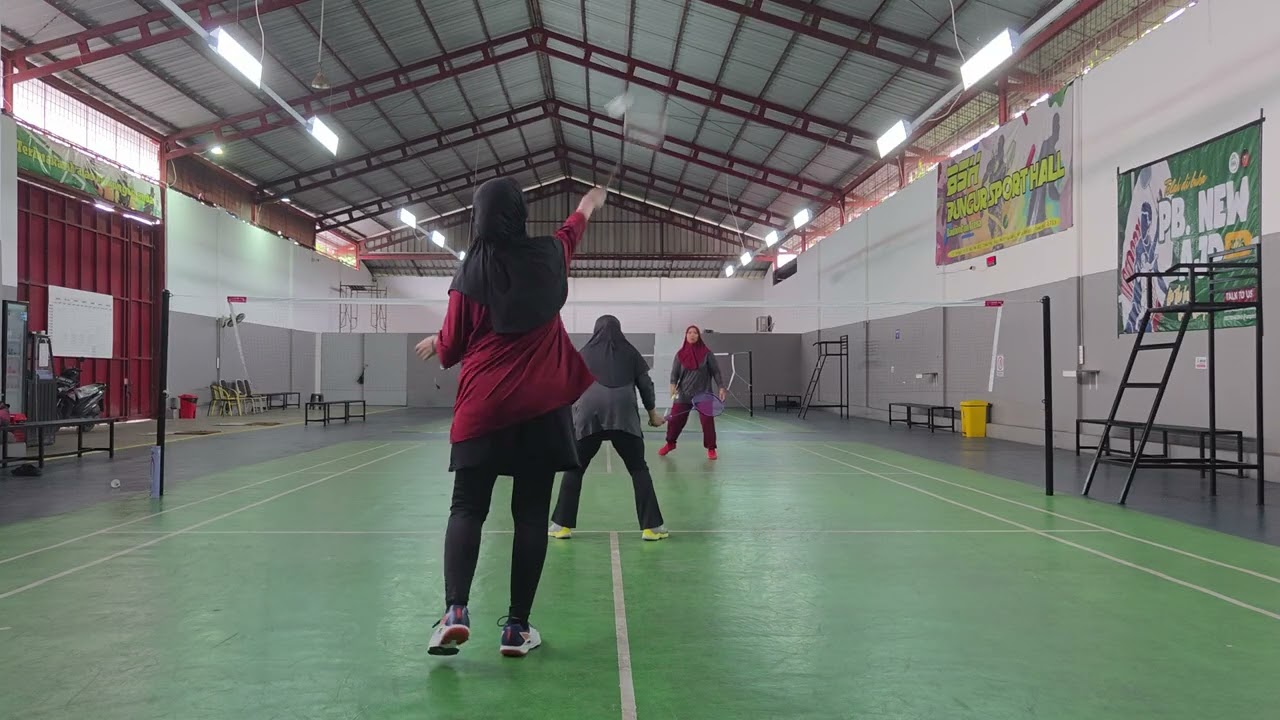 Fuji/Galih Vs. Lia/Novi