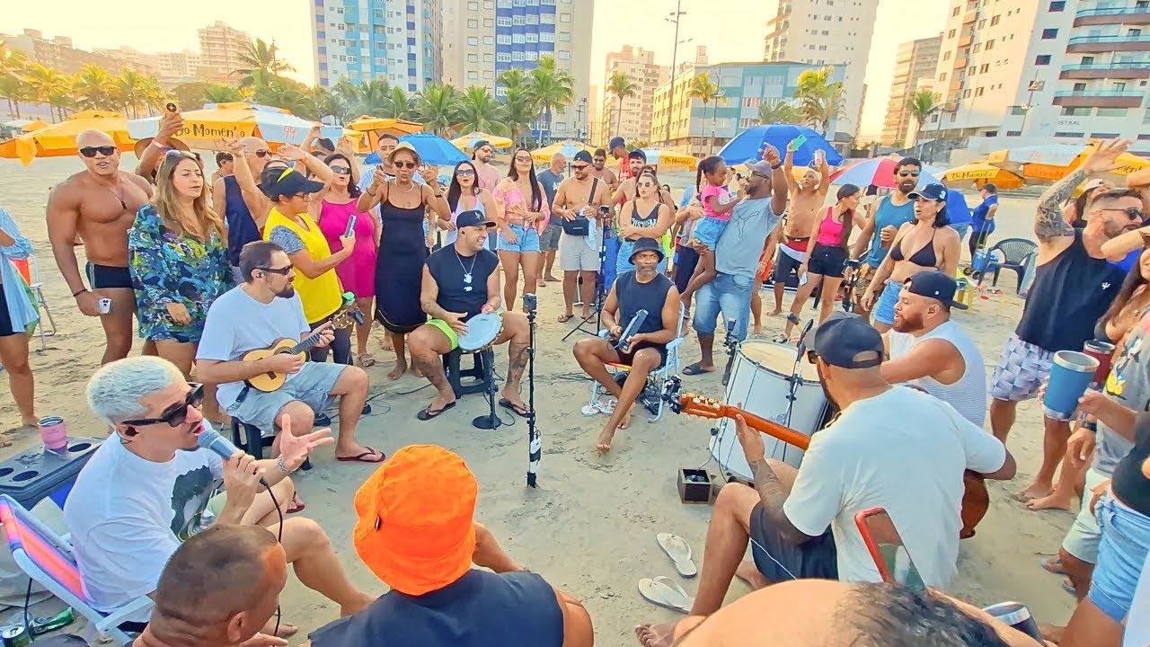Pagode 90 na Praia - Me Apaixonei Pela Pessoa Errada / Desliga e Vem / Gamei / Megastar