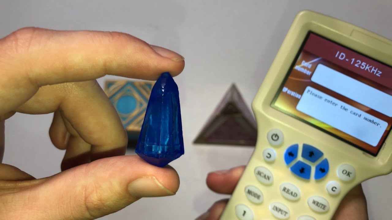 How to Edit Galaxy's Edge Kyber Crystals Part 1: Holocrons (Change the voice/color!)