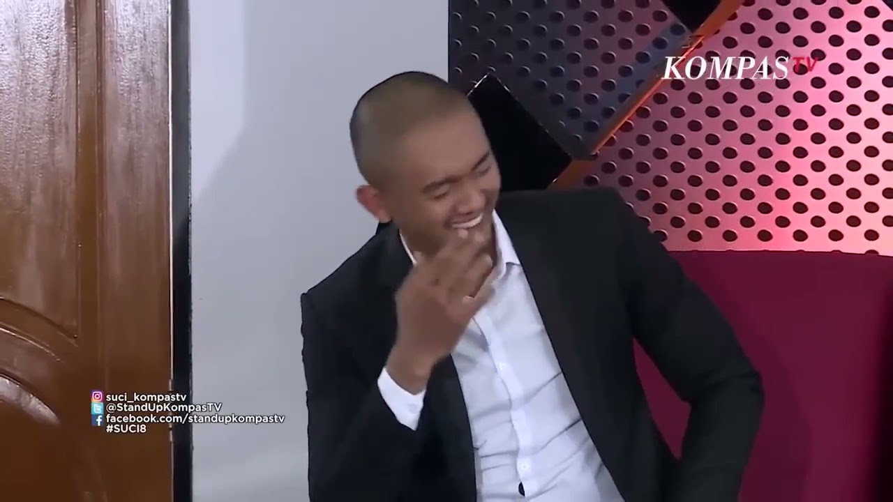 Ngakak! Stand Up Arif Brata Anak SMA Sekarang Rok-nya Ketat, Kalau Jalan Bikin Susah Diri Sendiri