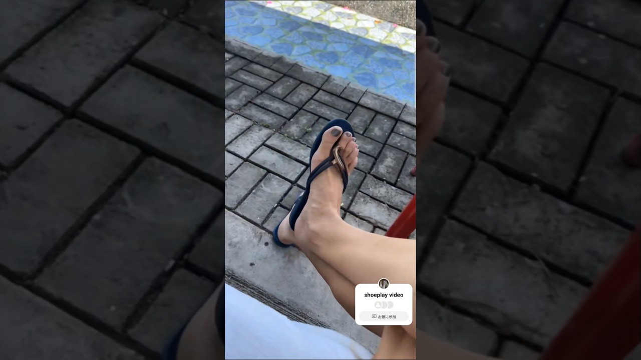dangling sandals🩴🦶 