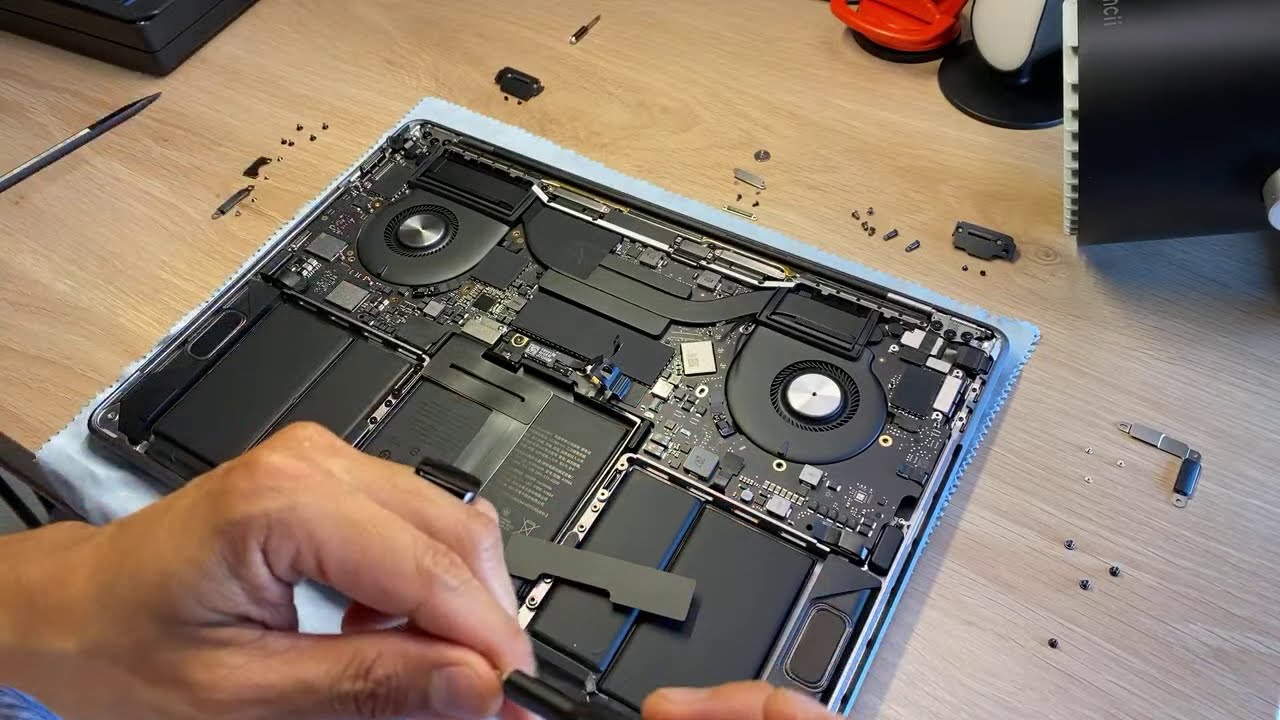 Latest MacBook Pro 13” 2020 Thermal Paste Re-application!
