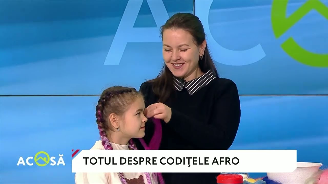 Cosiţe colorate. Cum se &icirc;mpletesc şi care sunt regulile de spălare a părului