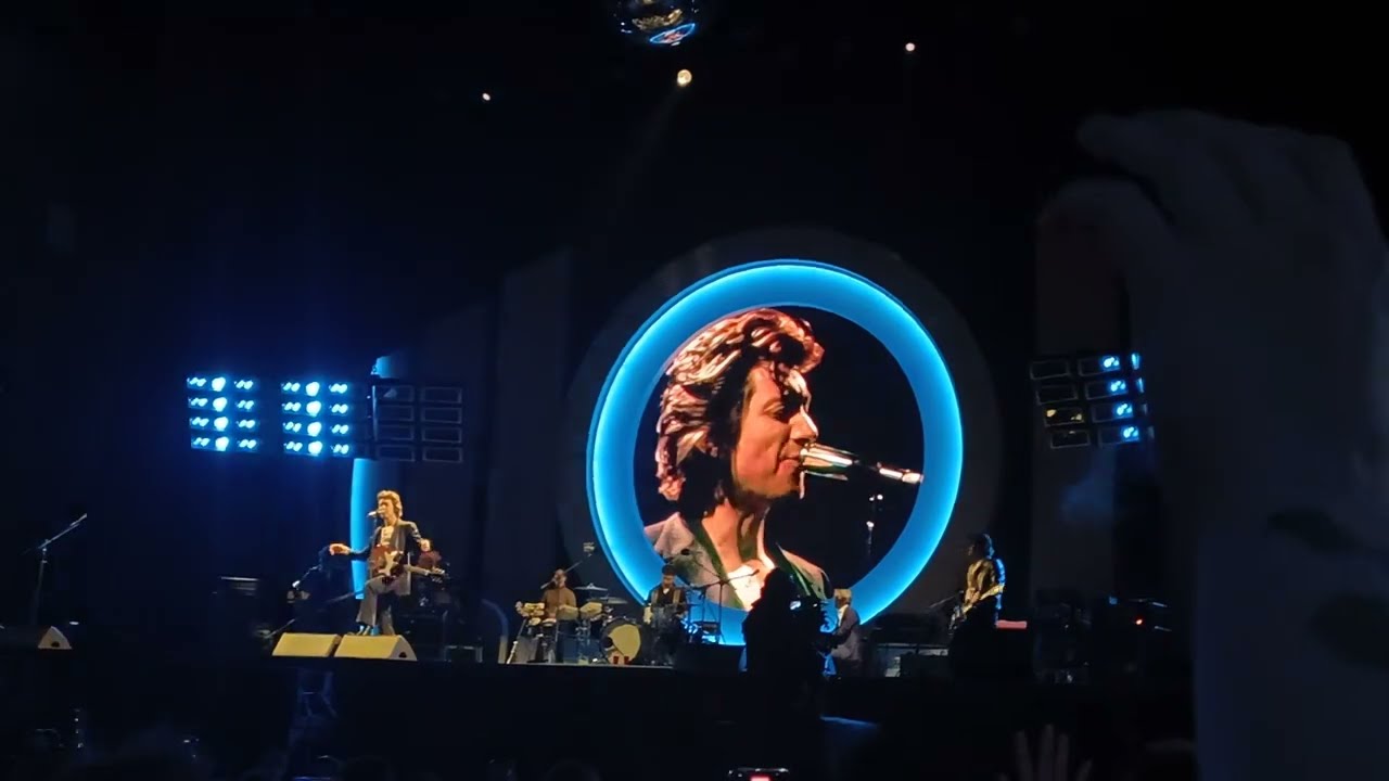 Body Paint - Arctic Monkeys (Live from Old Trafford Cricket Ground, Manchester)