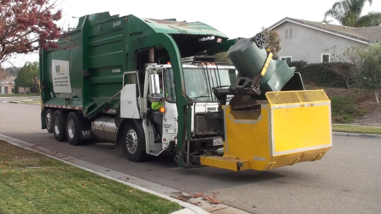 Waste Management Autocar WXLL McNeilus FEL 264509