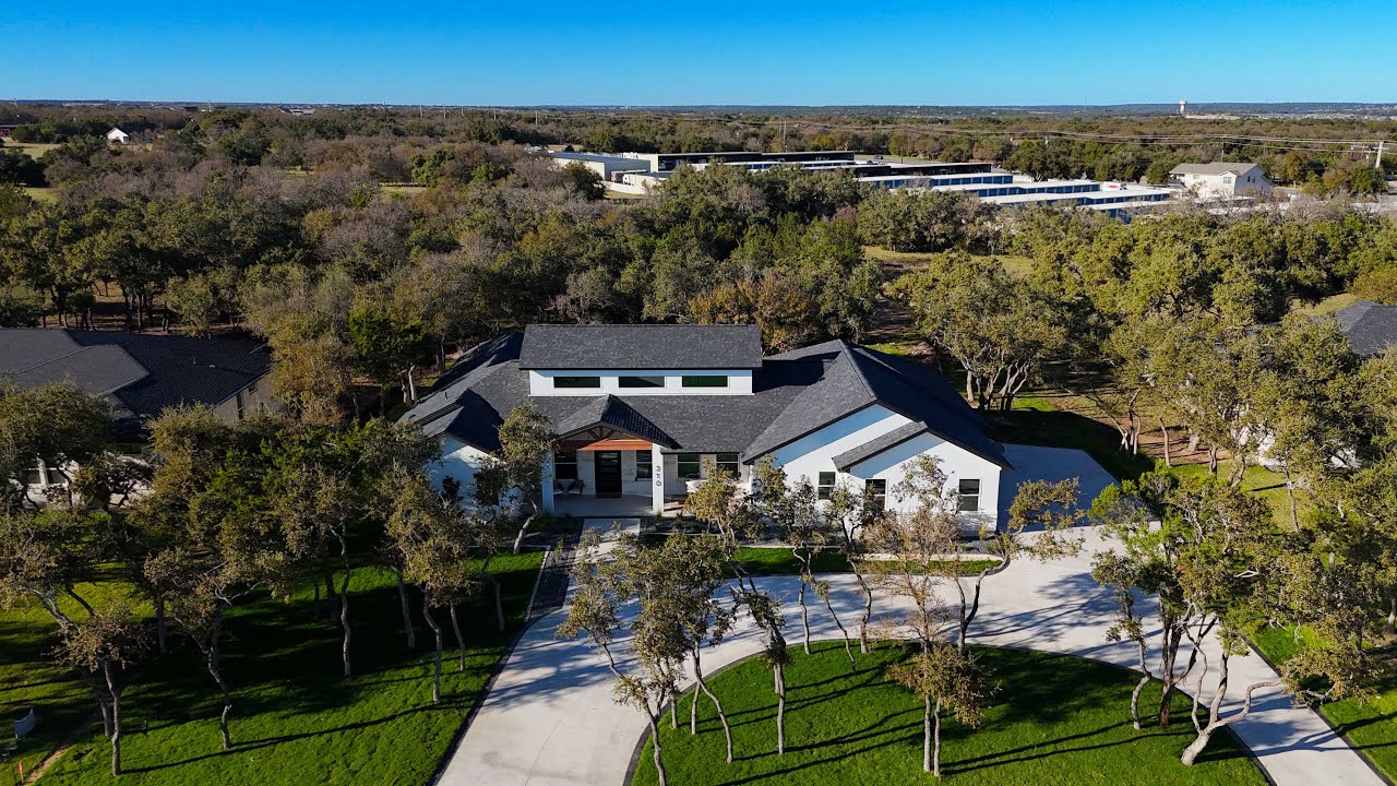 Shady Tree Estates, Georgetown, TX: New Custom Home on 1 Acre!
