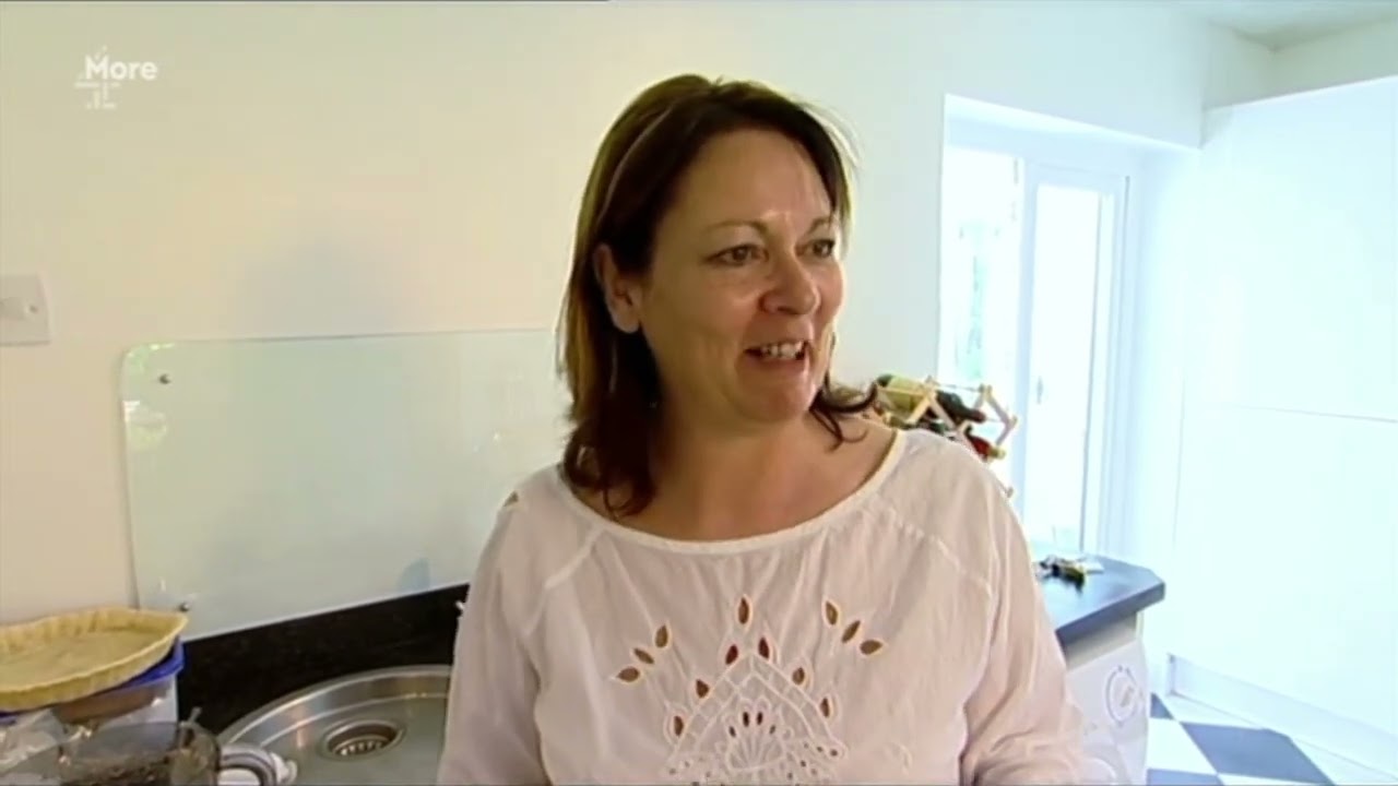 CLASSIC Come Dine With Me
