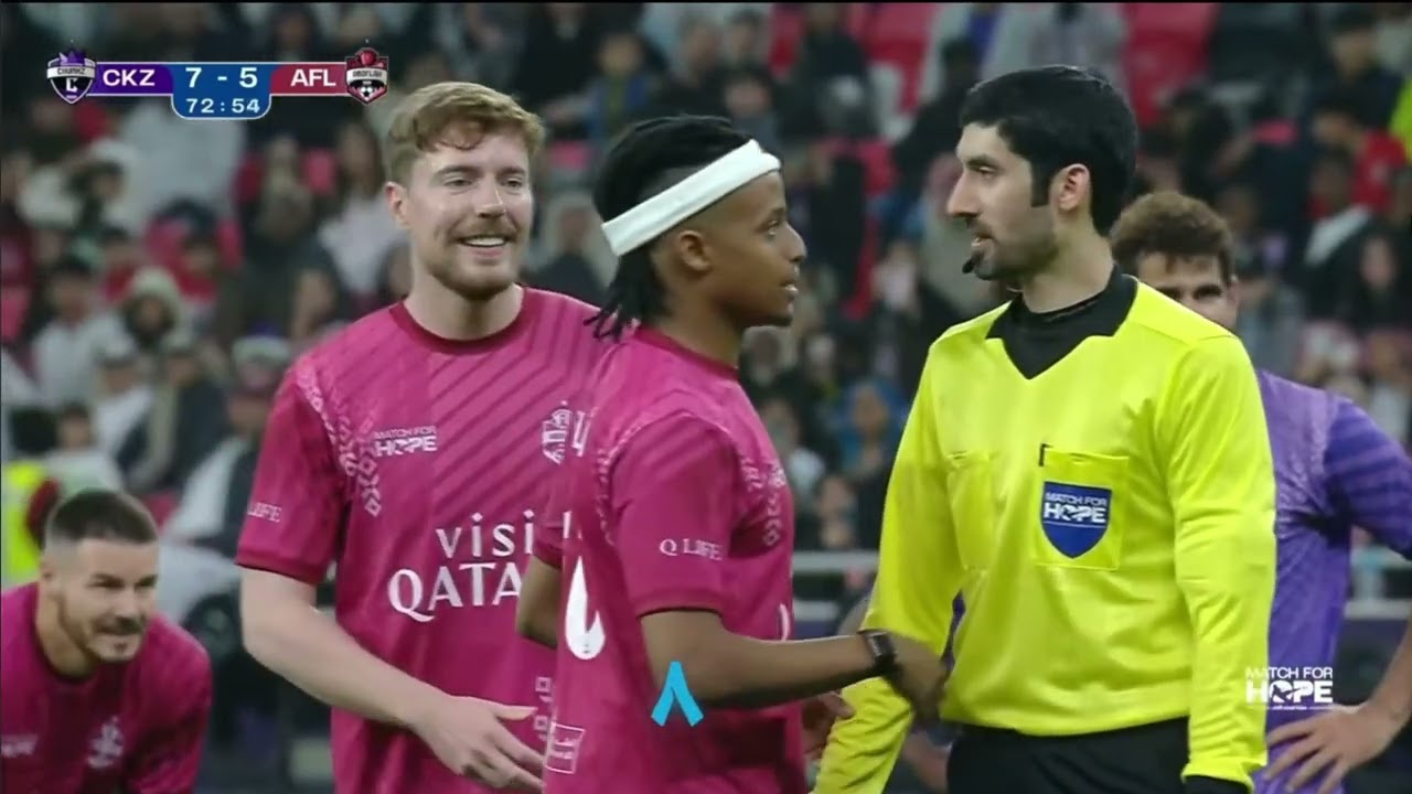 مستر بيست يقدم رشوة 50 الف دولار لحارس المرمي من اجل انه يسجل هدف🔴مباراة إحياء الأمل ⚽🤍