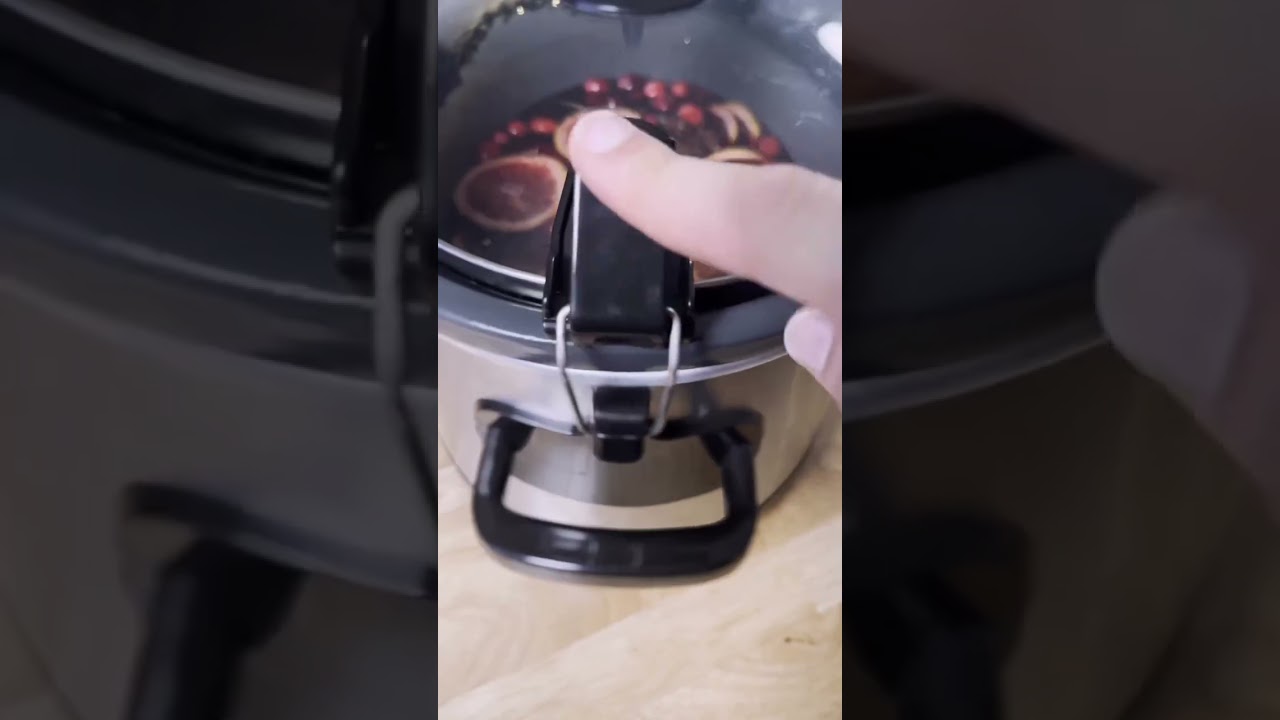 Christmas Mulled Wine (Recipe in Description!) #cocktails #holidays #tutorial