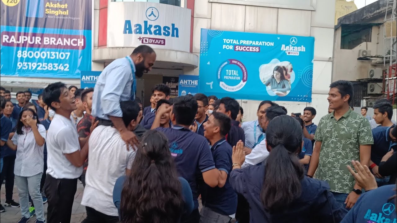 JEE ADVANCED results celebration In Akash Dehradun || VAIBHAV POKHRIYAL
