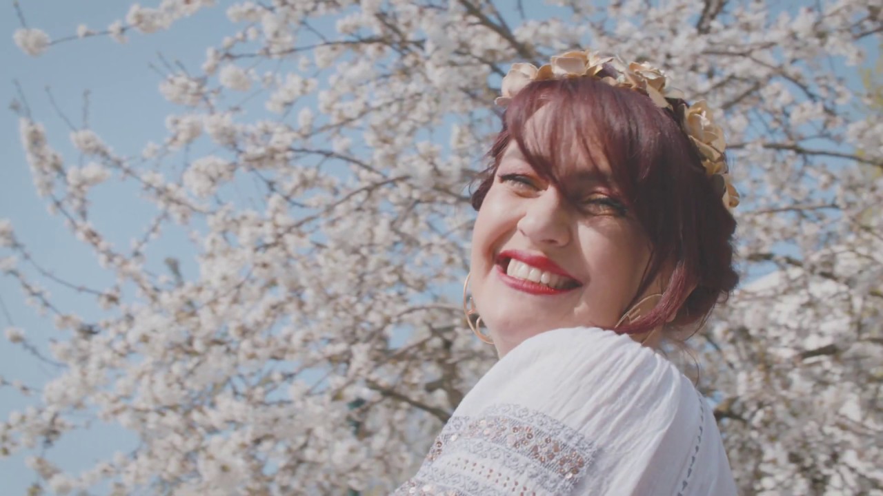 Rona Hartner & Dj Tagada - My Swing Is Balkan ( Clip Officiel )