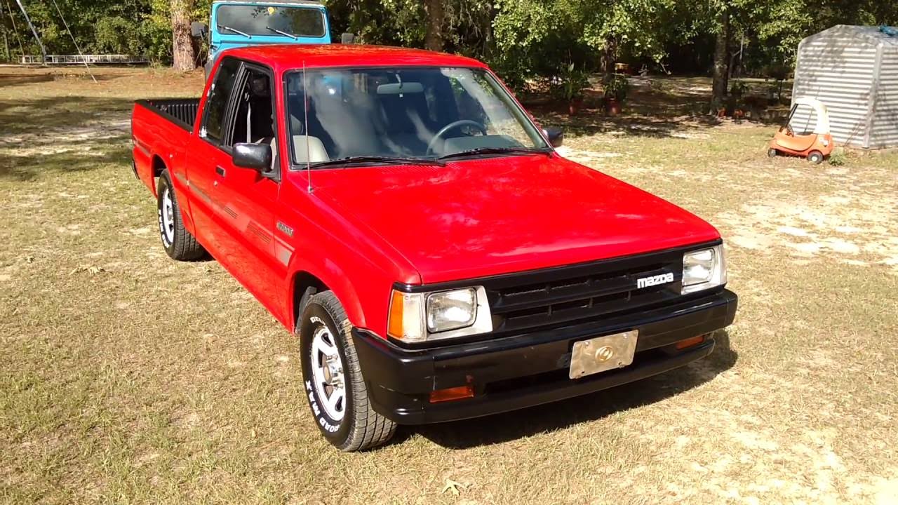 My lil Mazda B2200 pickup
