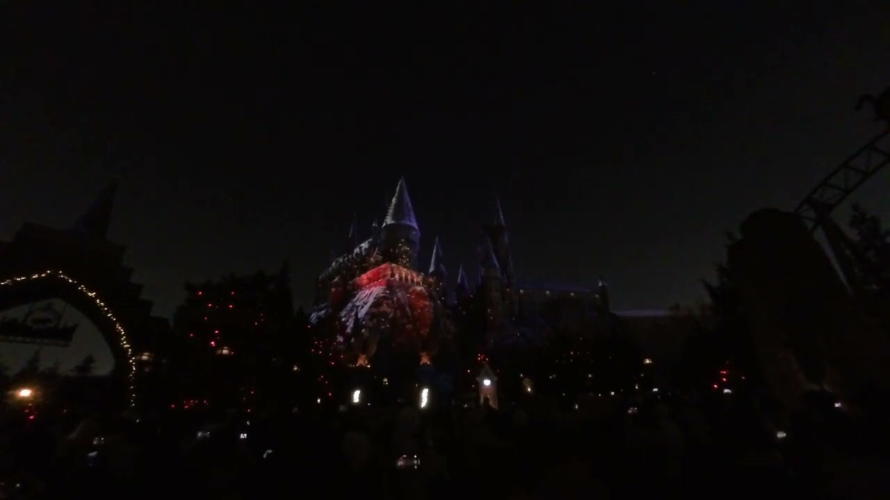 Universal Studios Beijing - Harry Potter Hogwarts Christmas Lights Show