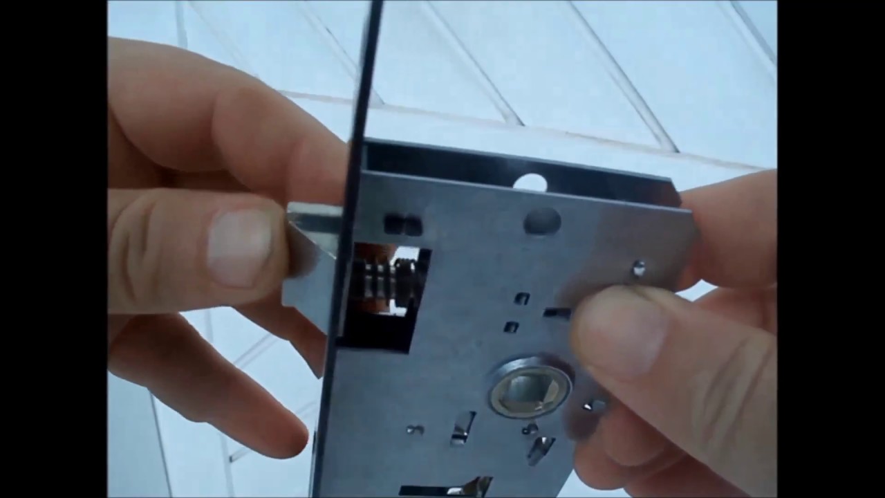 Como inverter de lado  o trinco da fechadura