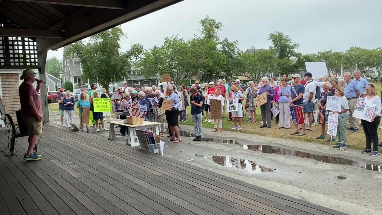 Booing JD Vance visit to Nantucket 